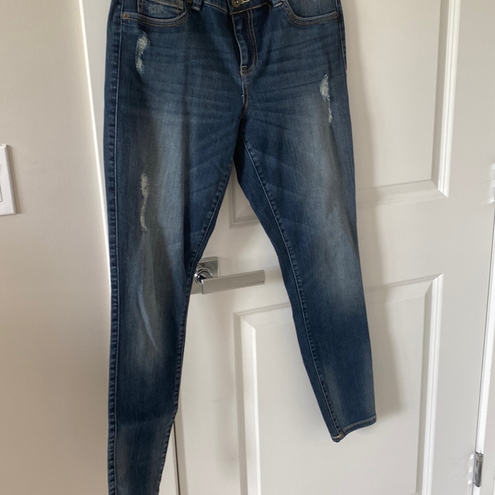 Never been worn Torrid distressed Jeggings Size 12R